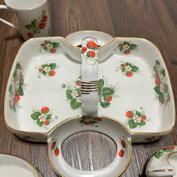 Vintage English Strawberry Tea Set Hammersley & Co. 11 pieces - Picture 7 of 10